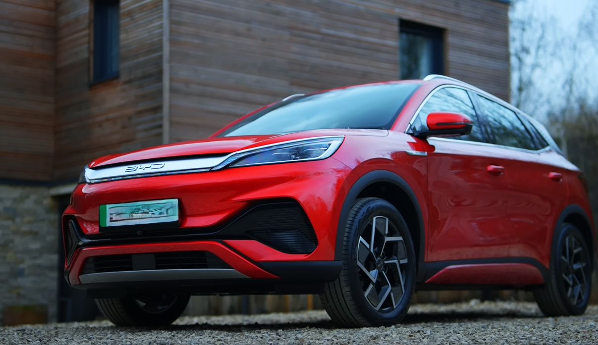 BYD Atto 3 EV: 521 km की रेंज और 204 हॉर्सपावर 😲