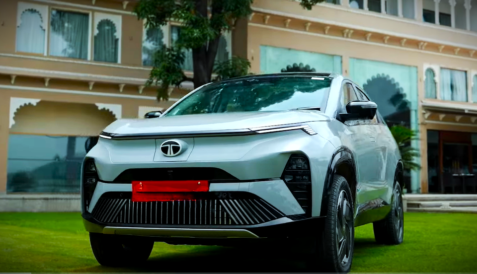 Tata Curvv EV: 585 km की लम्बी रेंज, कीमत जान के हैरान